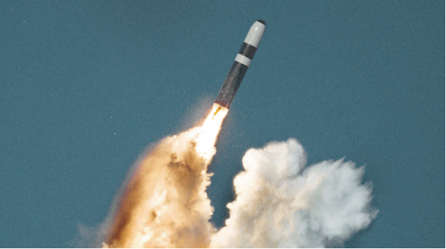 Les armes nucléaires et le Mouvement de la Paix
