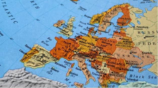 L’être européen : élargissement et identité
