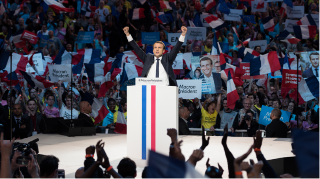 Et Macron vint…