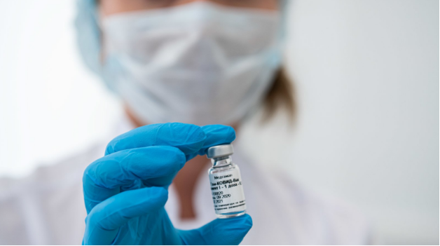 Les implications du vaccin russe pour la souveraineté sanitaire de l’Europe
